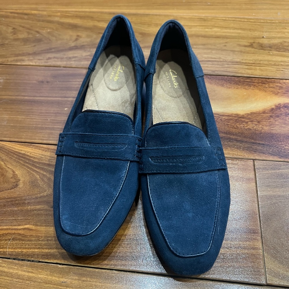 Clarks Artisan Women’s Navy Loafers